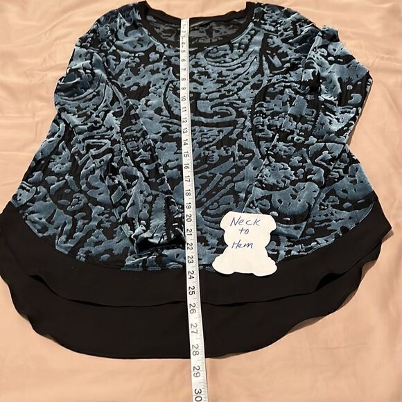 Simply Vera SzS blue velvet & sheer black burnout long sleeve flowy top EUC - Picture 5 of 8